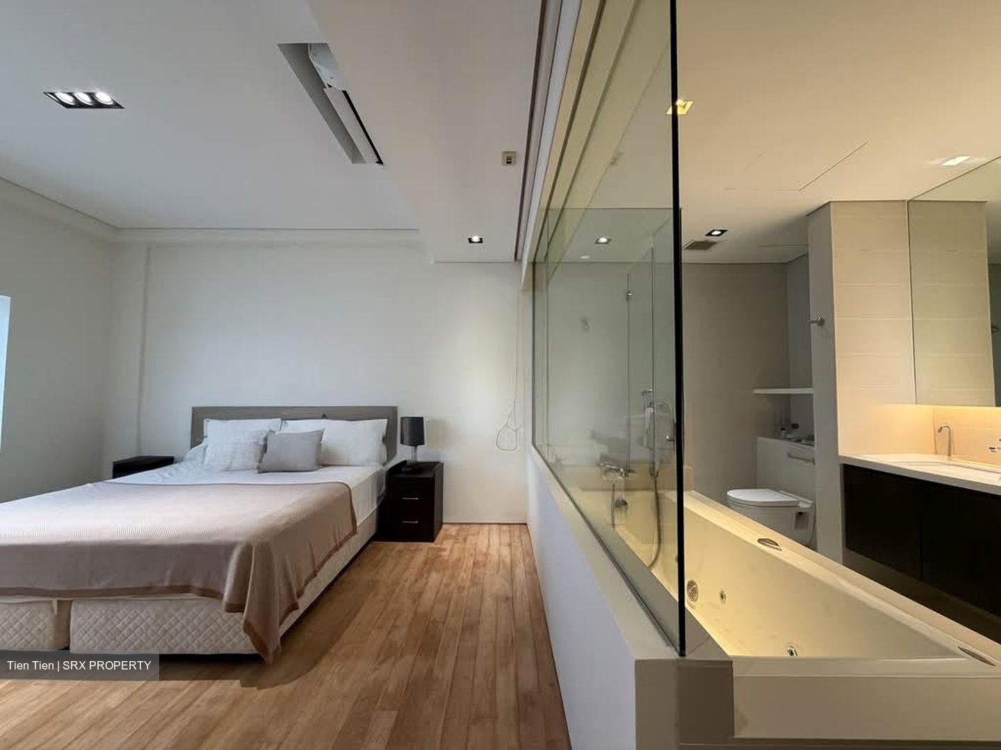The Luxe (D9), Condominium #585585391